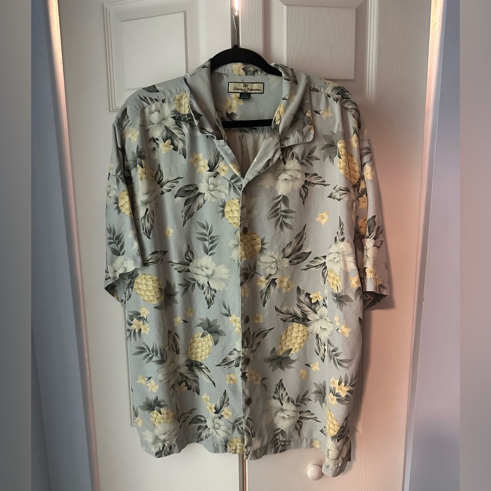 Tommy Bahama Mens Silk Camp Shirt Blue Floral & pineapple Print Size XL 🍍